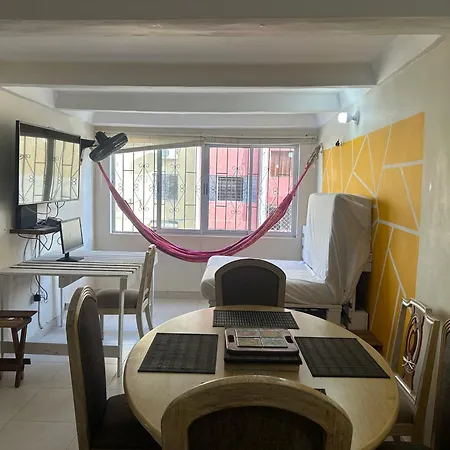 Habitación en casa particular Deux Palmiers Charme Avec Salle De Bain Partagee Proche De L'aeroport