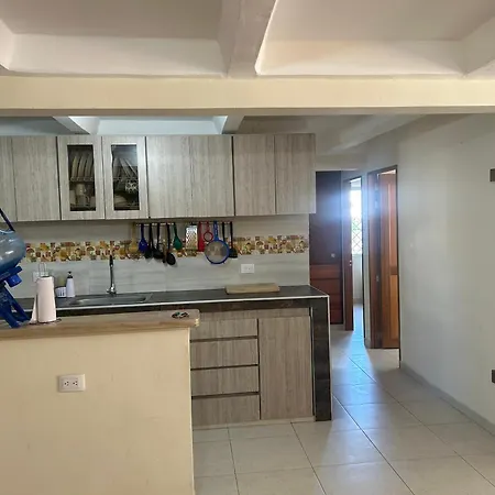 Deux Palmiers Charme Avec Salle De Bain Partagee Proche De L'aeroport Habitación en casa particular *